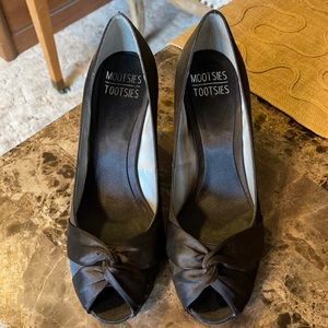 Mootsies Tootsies Black Satin Peep Toe Heels